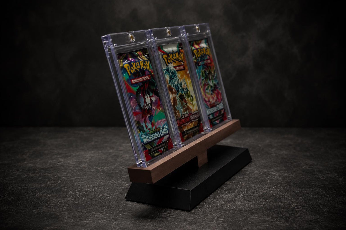 TCG Booster Pack Ständer – OneTouch Display, personalisierbar