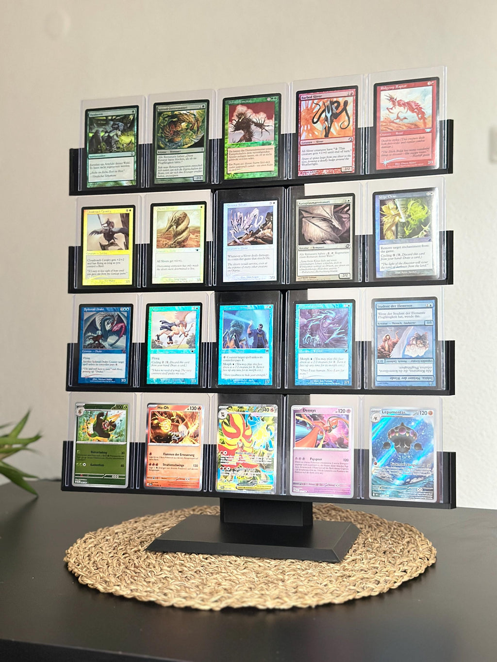 Sammelkarten Display Stand – bis 20 Toploader, 4 Etagen