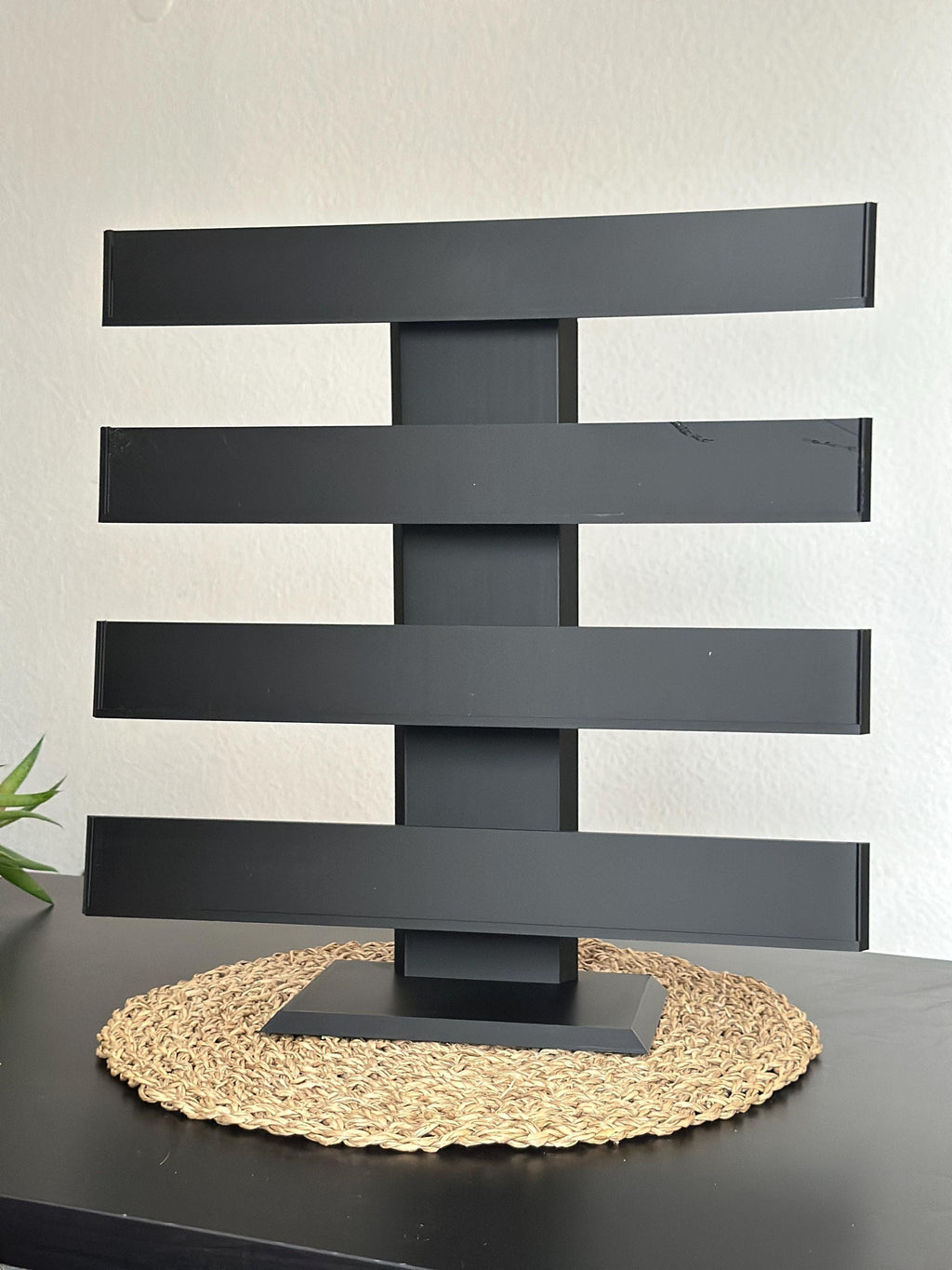 Sammelkarten Display Stand – bis 20 Toploader, 4 Etagen
