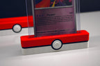 Pokeball Ständer für Sammelkarten – Toploader & One Touch
