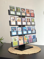 Sammelkarten Display Stand – bis 20 Toploader, 4 Etagen
