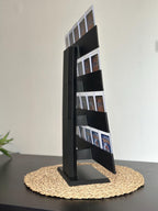 Sammelkarten Display Stand – bis 20 Toploader, 4 Etagen