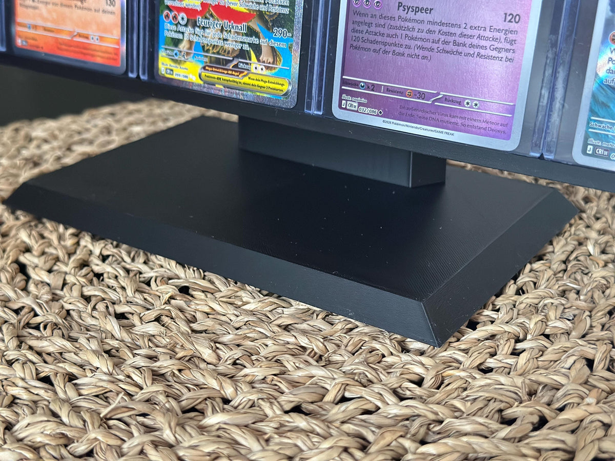 Sammelkarten Display Stand – bis 20 Toploader, 4 Etagen