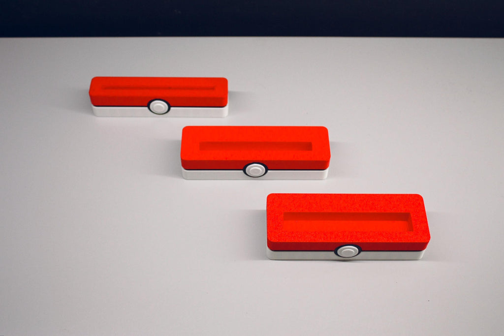 Pokeball Ständer für Sammelkarten – Toploader & One Touch