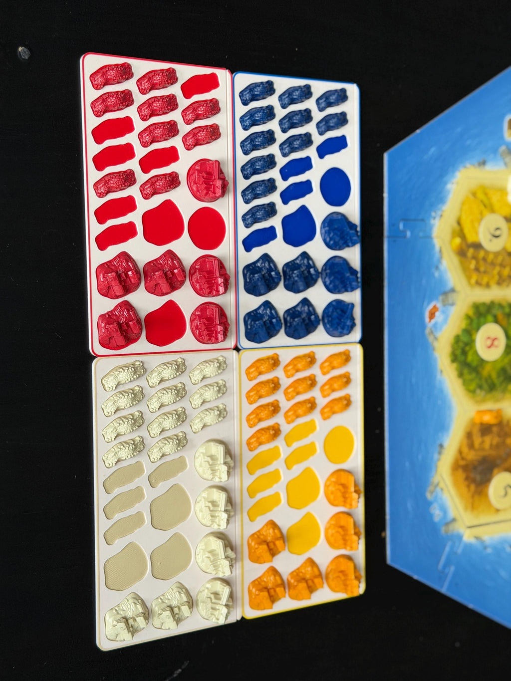 Catan Spielertableau – Kartenhalter & Figurenablage